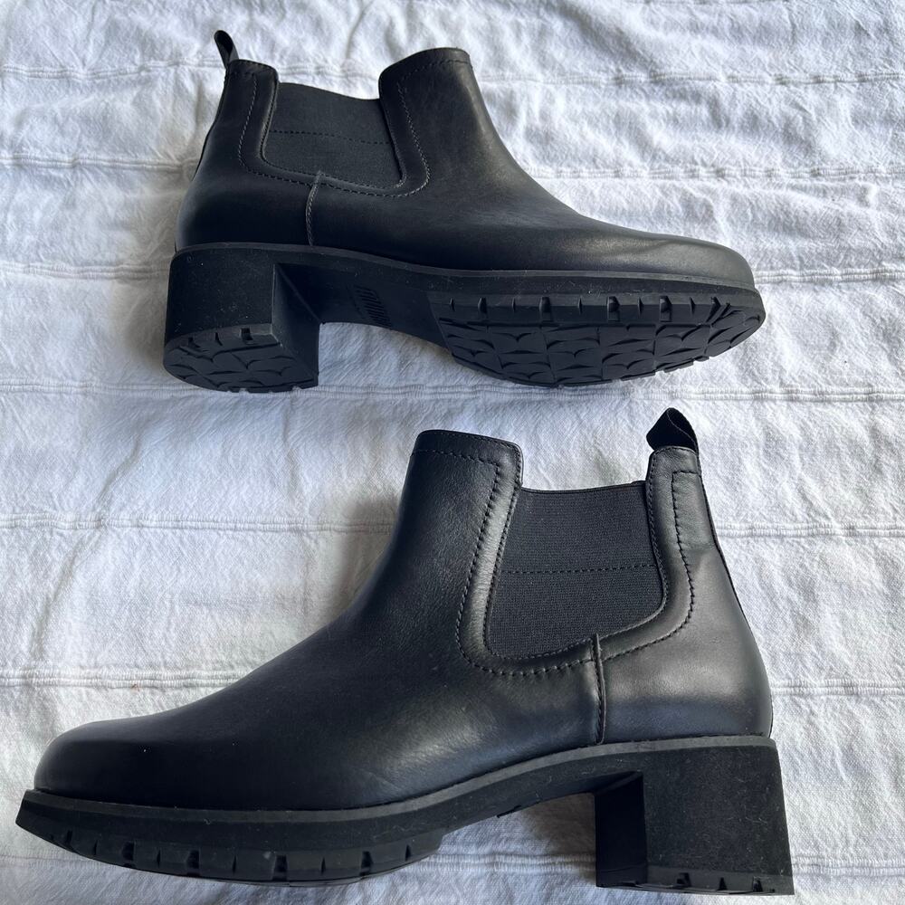 Munro Darcy Wide Width Black Leather Chelsea Boot 7.5W